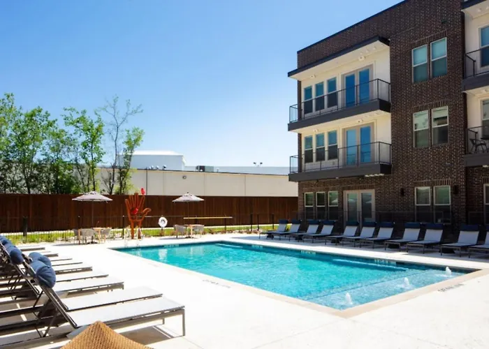 The Breezy Chic Spot Apartment *